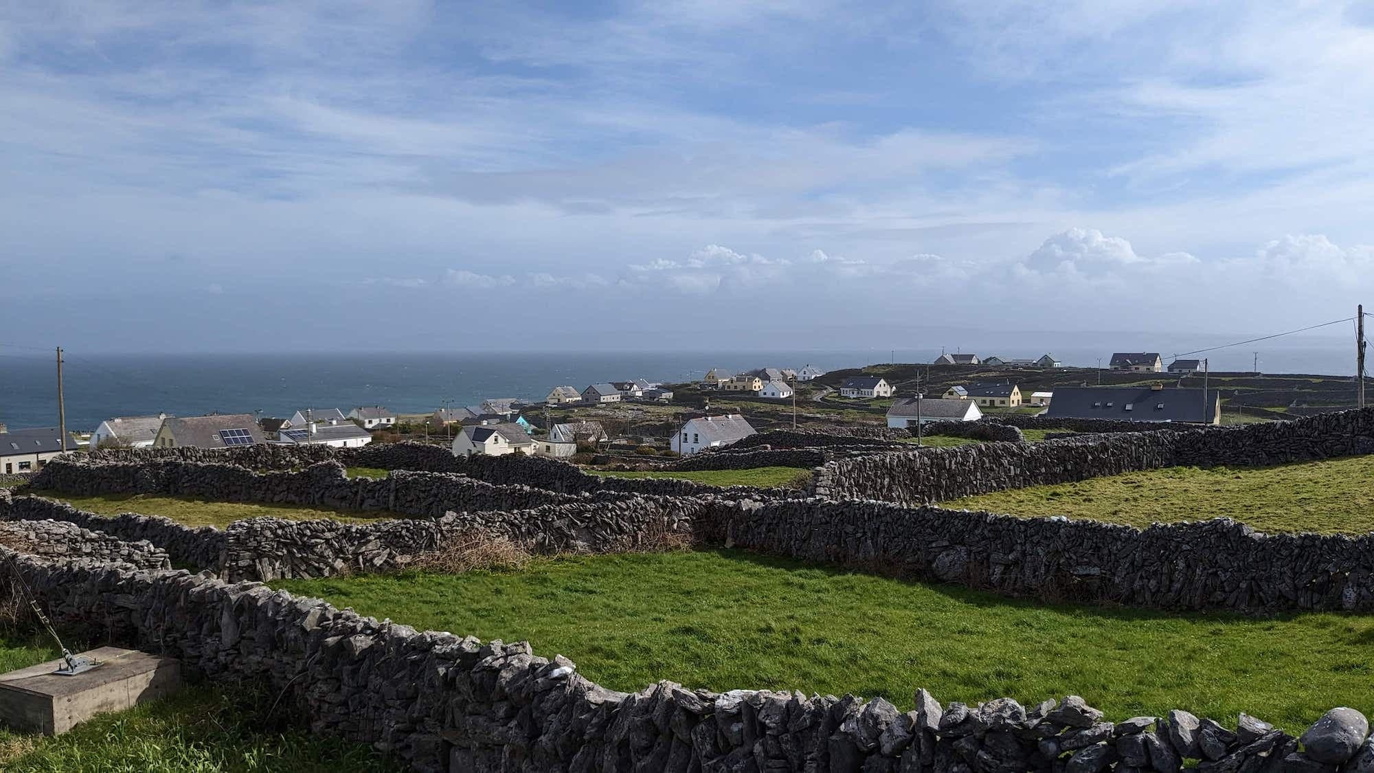 Inis Oírr town